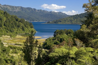 Lake Waikaremoana.jpg